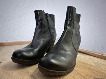 Kožené členkové zateplené čižmy, v. 38