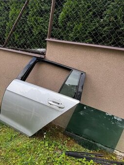 VW GOLF 7 combi ľavé zadné dvere KOMPLET