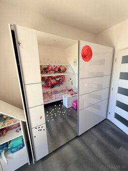 Skrina 220 x 210