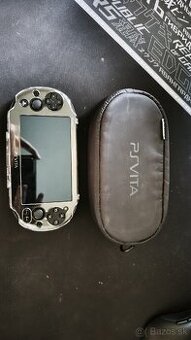 PS Vita 2000 + hry