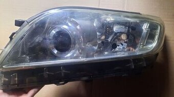 Toyota RAV4 predne svetlo šoferova strana