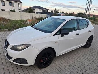 Predám Seat Ibiza  1.4 Benzín 63 Kw rok 2010