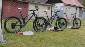 NOVÉ bicykle YT industries Jeffsy/Izzo