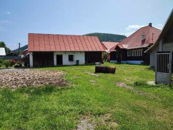 Chalupa s hospodárskou budovou Nová Bystrica