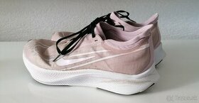 NIKE WMNS ZOOM FLY 3 Pôv.cena:159,90EUR Bežecké Tenisky