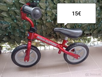 Odrážadlo, hračky a iné potreby pre bábätko