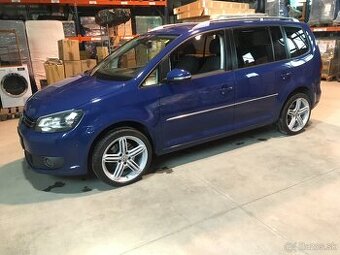 Volkswagen Touran 2.0 TDI DSG 2011