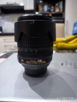 Predám fotoaparát aj s objektívmi