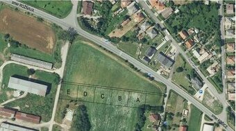 Slnečné pozemky s výhľadom na hrad
