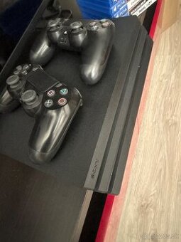 PS 4 PRO
