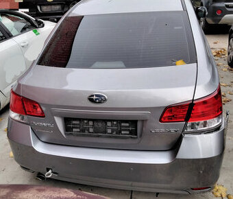SUBARU LEGACY 2.5 AWD 2010 predám MOTOR EJ25 123kW,  DVERE,