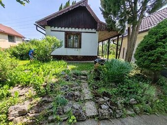 Predam zahradku s chatkou