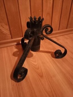 Stojan pod vianočný stromček.