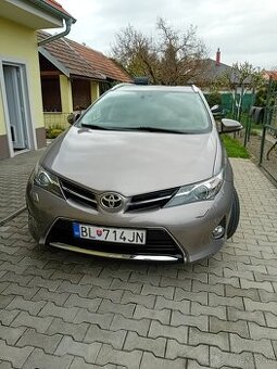 Toyota auris Touring šport 1,4 ID-4D