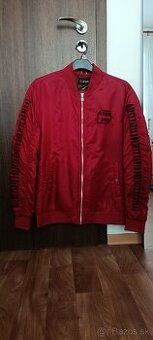 Červená prechodná bunda
