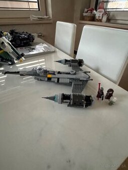 LEGO Star Wars 75325 Mandalorianova stíhačka N-1