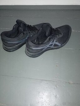 Predám topánky Asics 42,5