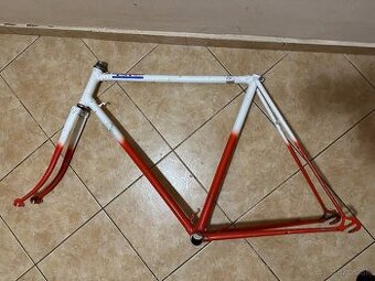 Favorit F11 rám kostra