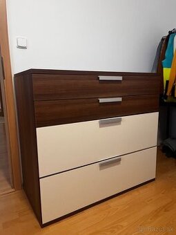 KVALITNA KOMODA Z MASIVU
