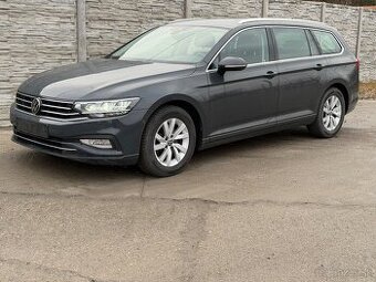 VW Passat combi EVO 2021 a dvojliter TDI