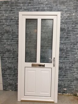 Plastove dvere č 367. 93x208cm P