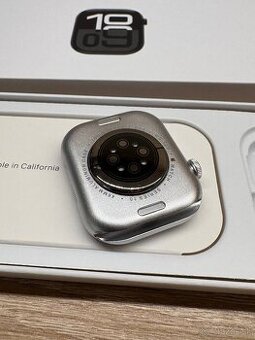 Apple watch 10 strieborne 42mm