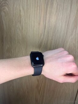 Apple watch SE (1. generácia) 44 mm