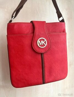 MK crossbody červená kabelka