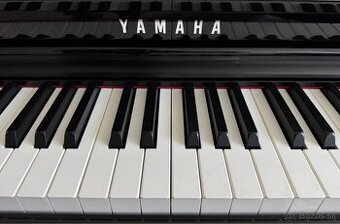 Yamaha CLP 725