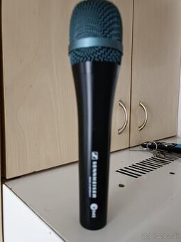 SENNHEISER E 945
