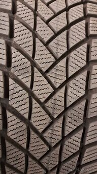 Predám 1ks jazdená zimná 225/40r18-92V Matador