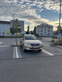 Toyota RAV4, benzin 116kw, automat, 2010