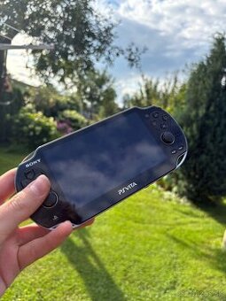 Predám PlayStation Vita + hry + príslušenstvo – výmena možná