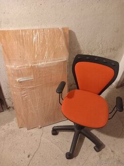 Predám detskú stoličku a stolík