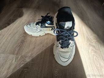 Dámske tenisky Lacoste 39