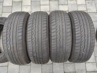 Celoročné pneu 185/60R15 Dunlop 4ks