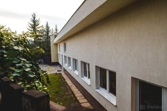 BUDOVA obchodu a služieb