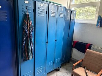 Kovové šatníkové skrine