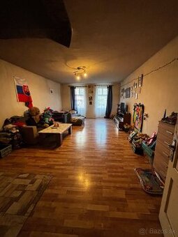 Prenajmeme starší meštiacky dom s humnom a záhradou