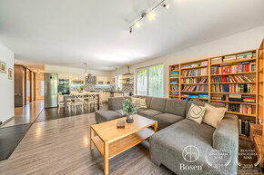 BOSEN | Na predaj pekný 4 izbový rodinný dom s garážou v Rov