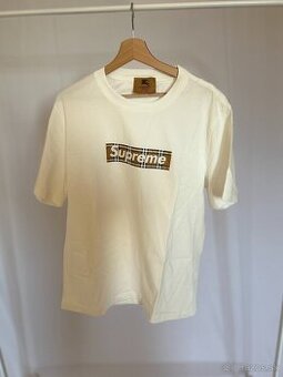 Supreme SS22 Burberry Bog Logo tee