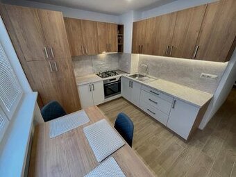 Prenajmem zrekonštruovaný 2 izbový byt v centre mesta