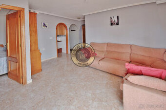 Apartmán 4+kk s bazénom a terasou Torrevieja-Španielsko
