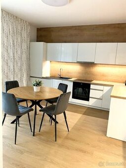 3-izbový byt 100m2 + terasa 30m2 Holíč - 1