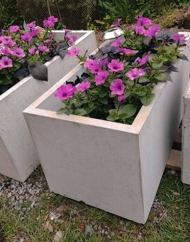 Betónové kvetináče 40x80x40