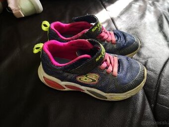 Skechers tenisky 28