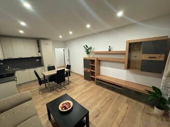 Realitný kancelária REALADR s.r.o. - 1