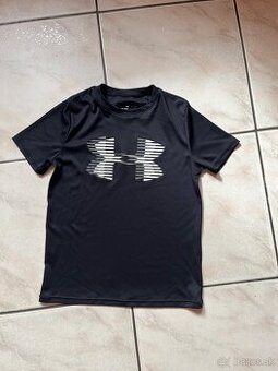 Under armour tričko málo nosené