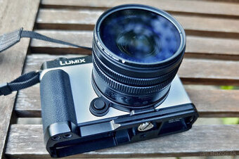 Predám Panasonic Lumix S9 a objektív 18-40 - 1
