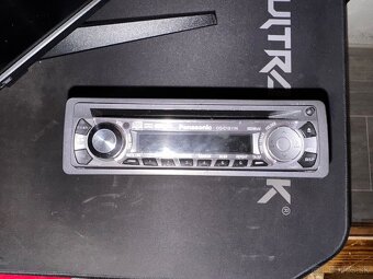 Predám reproduktory a autoradio panasonic